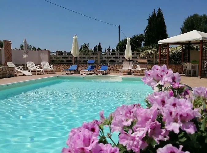 Residenza Agrituristica Santa Lucia Con Piscina
